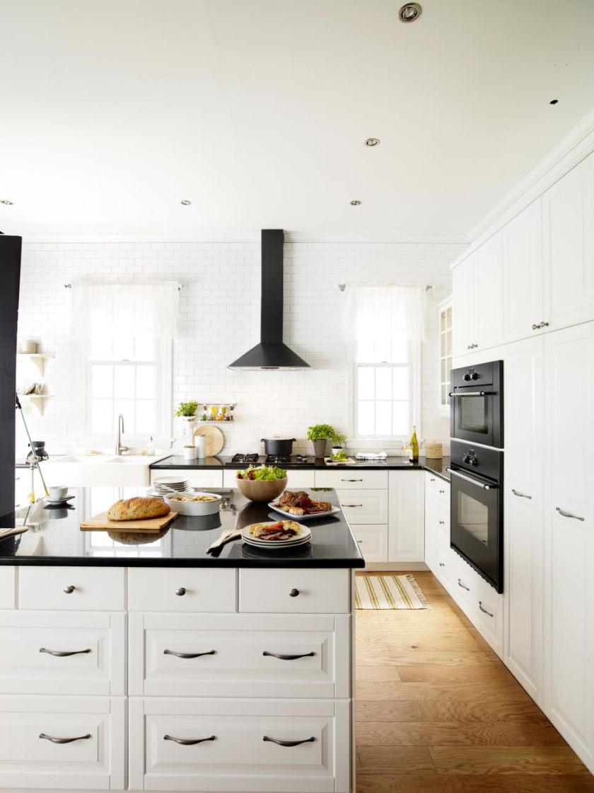ci-ikea_lidingo-noir et blanc-cuisine_s3x4-jpg-rend-hgtvcom-966-1288