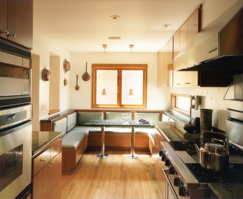 chic-sub-zero-réfrigérateur-mode-seattle-modern-kitchen-decorators-with-built-in-banquette-built-in-bench-built