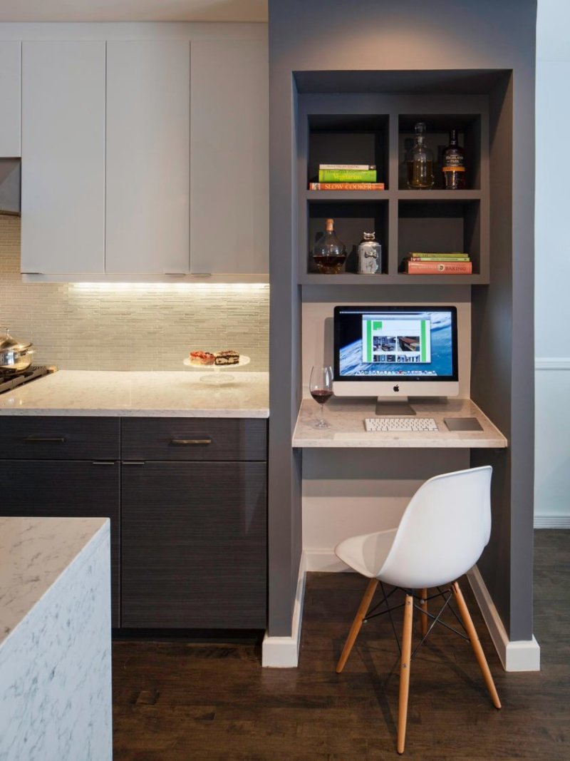 ffod_hayley-singleton_hayes-kitchen-renovation-desk-jpg-rend-hgtvcom-1280-1707