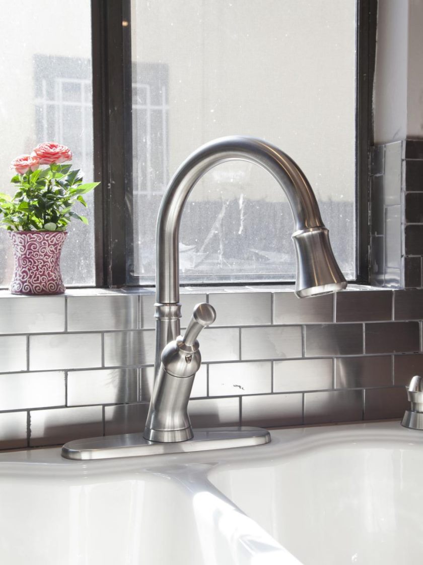 hbrvb104_team-jonathan-kitchen-faucet-after_v-jpg-rend-hgtvcom-966-1288