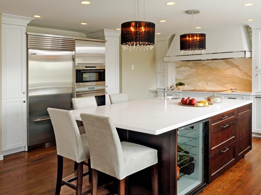 original_jennifer-gilmer-white-Contemporary-Kitchen-Island-Lighting_s4x3-jpg-rend-hgtvcom-1280-960