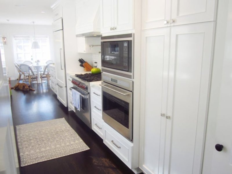 best-design-office-kitchen-ideas-with-white-wooden-kitchen-cabinet-and-built-in-ovens-also-built-in-stoves-al