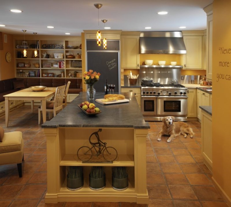 porte-ustensiles de cuisine-cuisine-méditerranéen-avec-brun-stand-intégré-banquette-intégré-dans-étagères-intégré