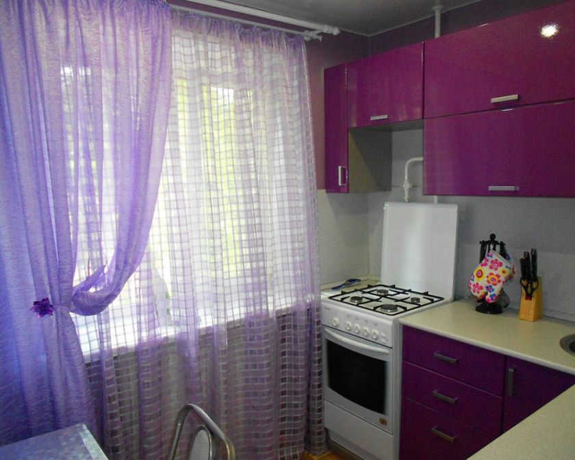 svetlie-shtori-dlya-kuhni-foto01