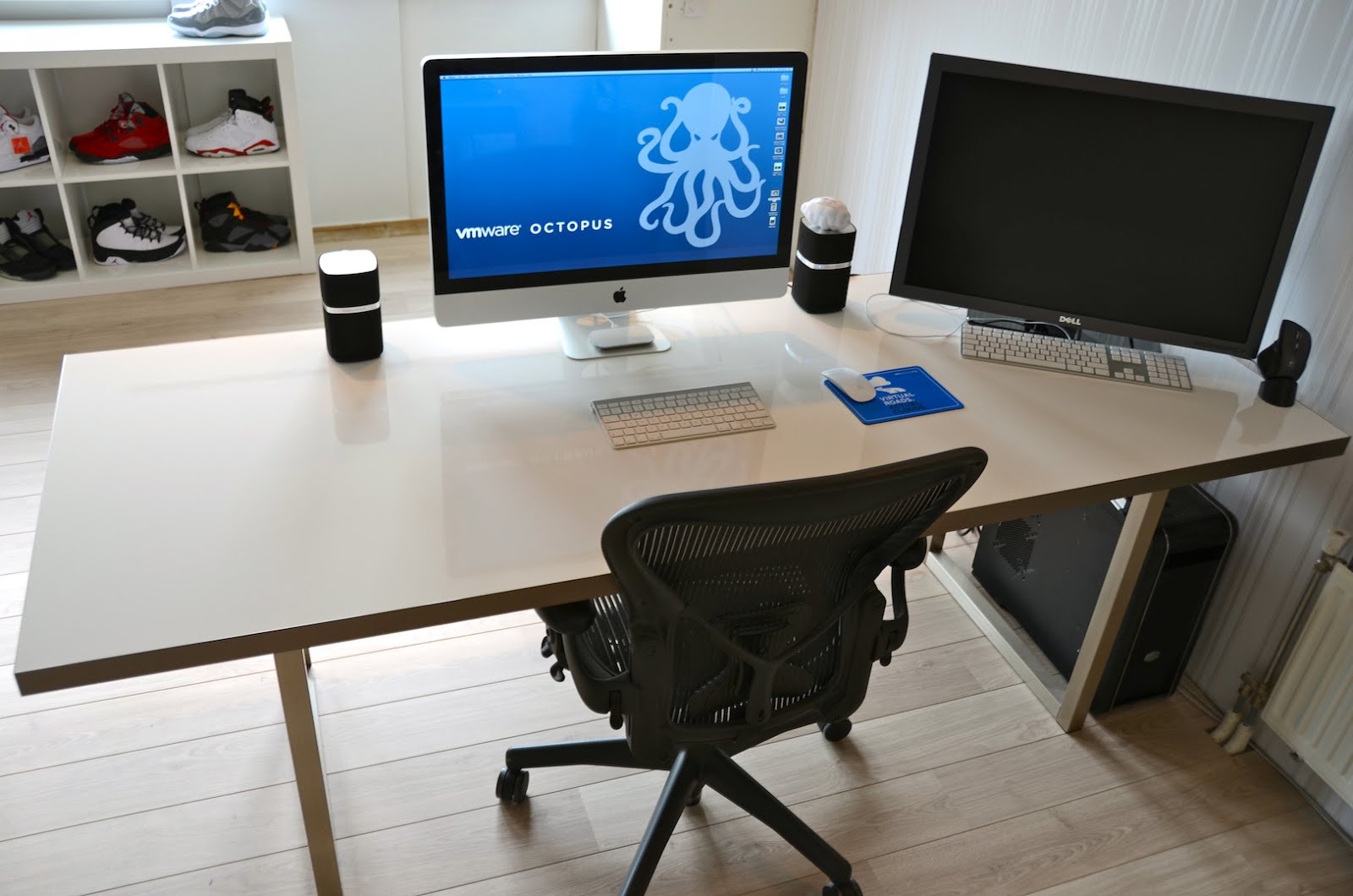 01-desk-751073