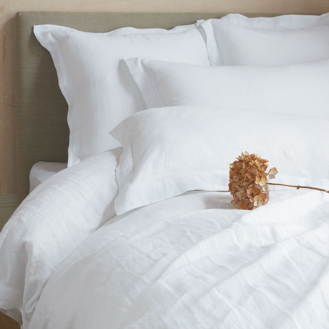 100-pure-french-bed-bed_bedroom-linens-gray_bedroom_1-bedroom-apartments-for-rent-cool-ideas-king-size-sets-ikea-furniture-design-chandeliers-how-to-decorate-a-modern- les couleurs