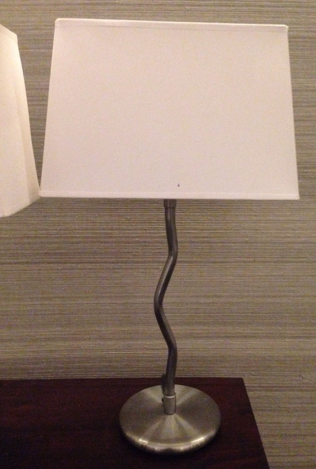 2-x-ikea-lampes-chevet-liberté-blanc-_57