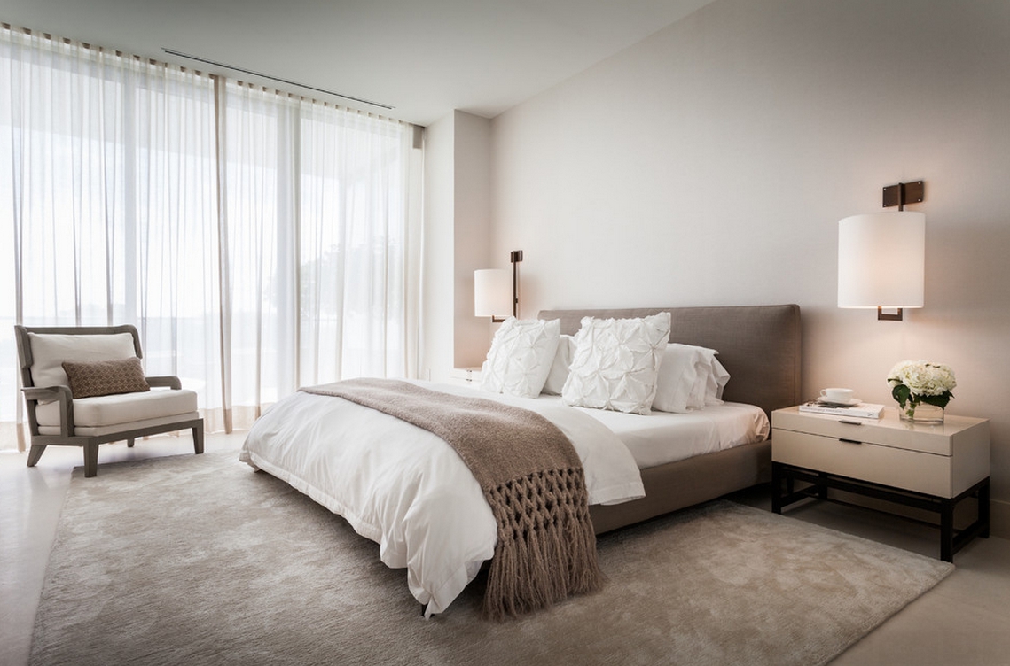 Bright_bedroom_2017