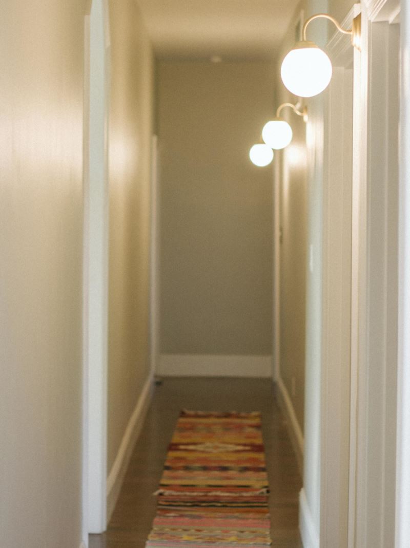éclairage-avant-apres-couloir-ikea-lillholmen-applique