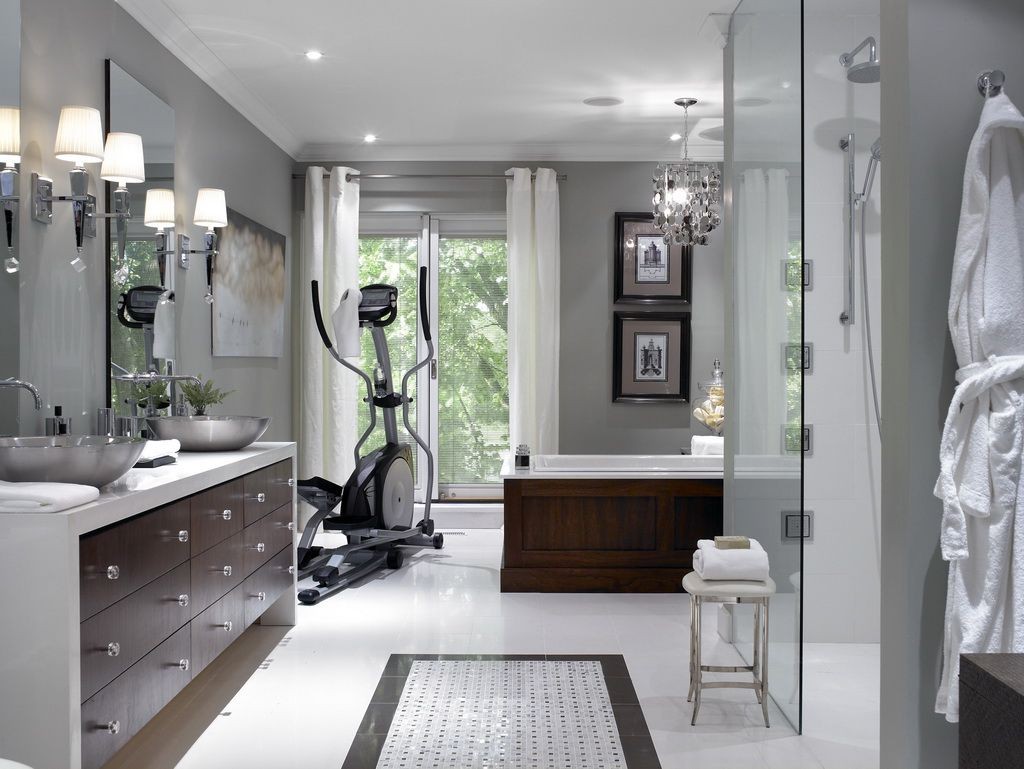 solutions-de-bain-salle-de-bain-idee-d'intérieur-avec-peinture-murale-grise-et-vanité-meuble-vasque-lavabos-aussi-mini-chaise-et-carrelage-de-sol-et-blanc rideaux-blancs-et-baignoire-1024x769