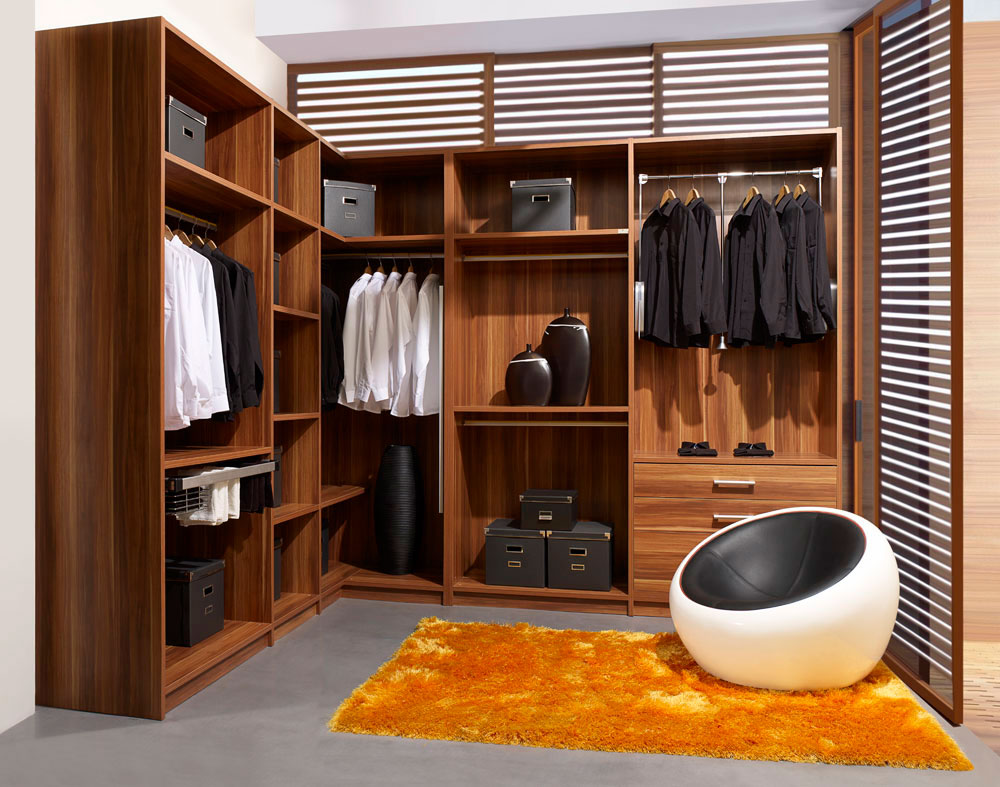 Armoire dans la chambre