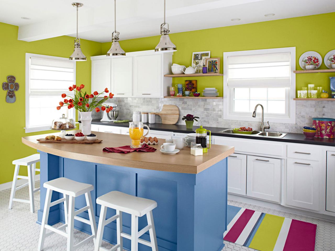 ci-lowes-creative-ideas-small-kitchen-island_s4x3-jpg-rend-hgtvcom-1280-960