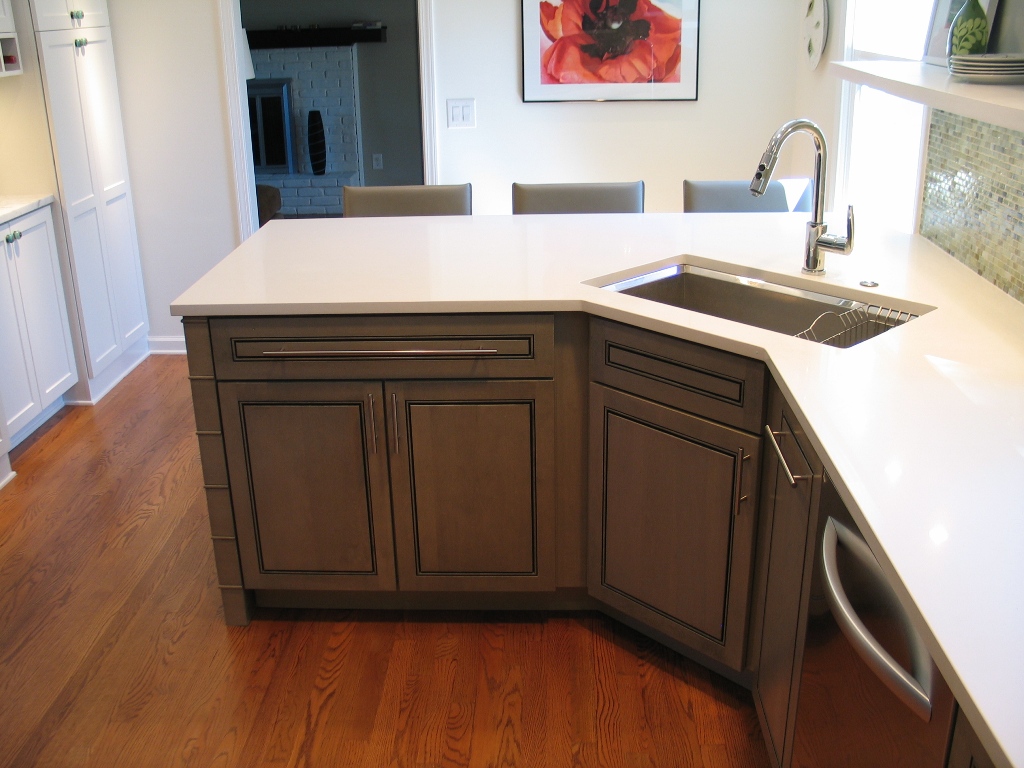 carmel-kitchen-design-and-remodel-bisveled-Understount-évier-corner-corner-peninsula