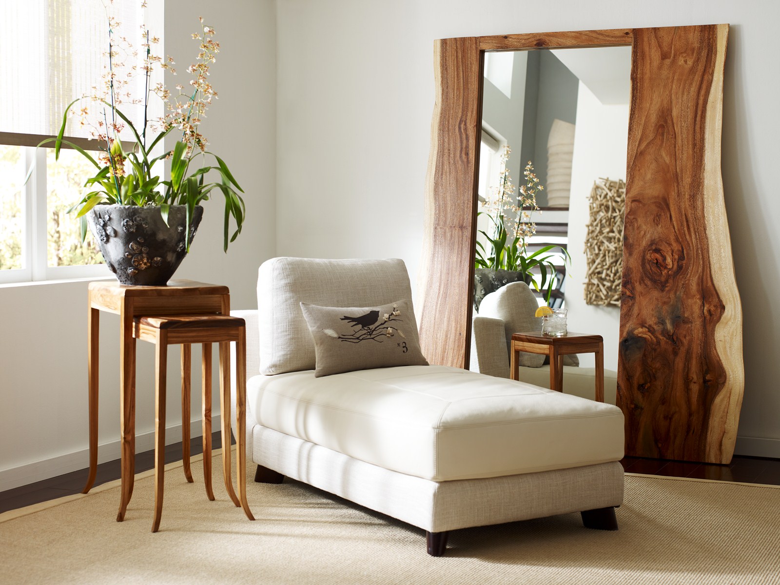 Le miroir dans la chambre