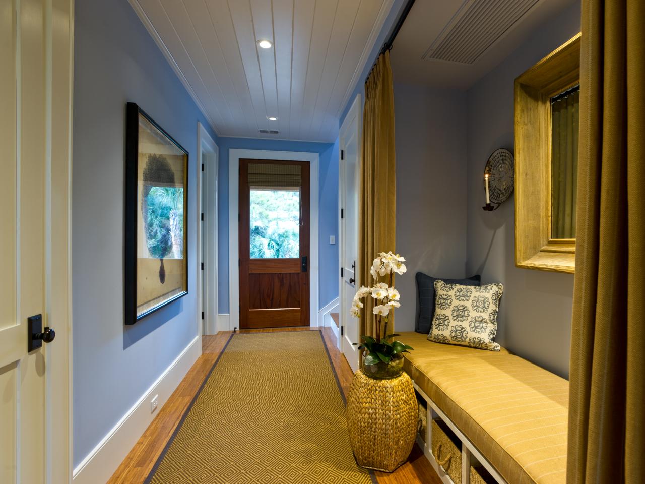 dh2013_entry-hall-05-wide-bench-epp0835_s4x3-jpg-rend-hgtvcom-1280-960
