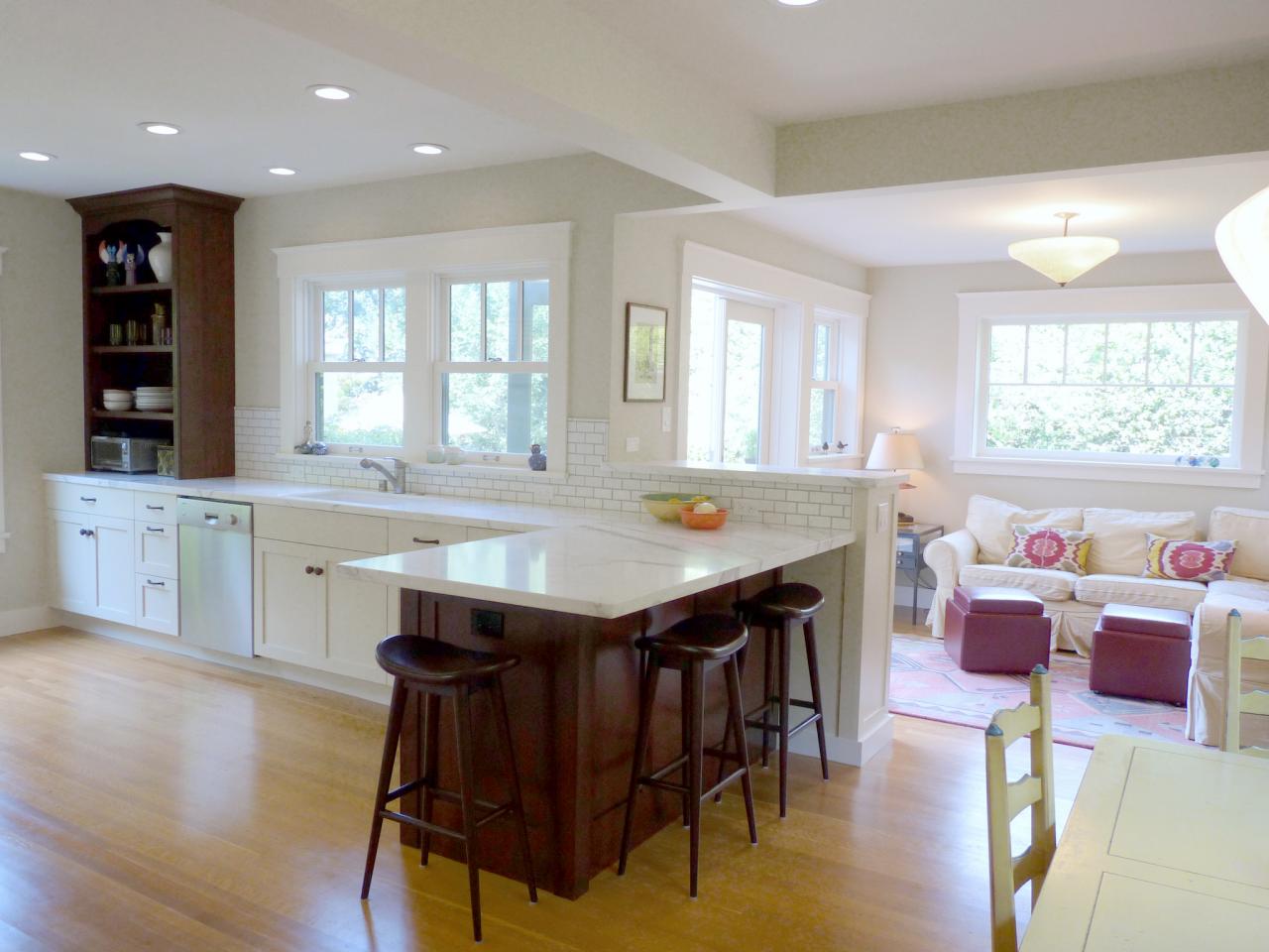 dp_catherine-nakahara-beige-transitionnel-cuisine-salle-familiale-flow_h-jpg-rend-hgtvcom-1280-960