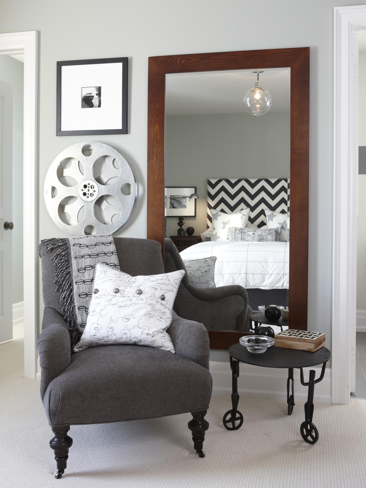 flsra409l_boys-bedroom-sitting-area_s3x4-jpg-rend-hgtvcom-1280-1707
