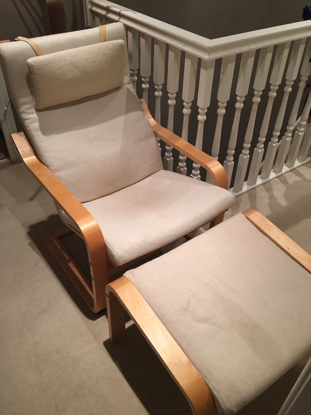 ikea-poang-fauteuil-et-repose-pieds