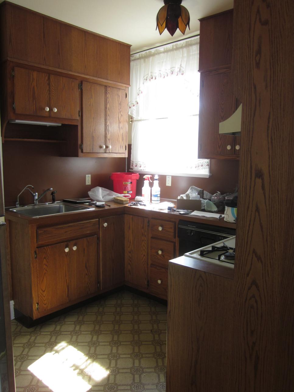 original-christinas-adventures_kitchens-under-5000-before-jpg-rend-hgtvcom-966-1288
