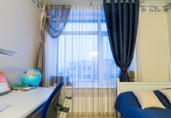 shtory-v-morskom-stile-v-detskoj
