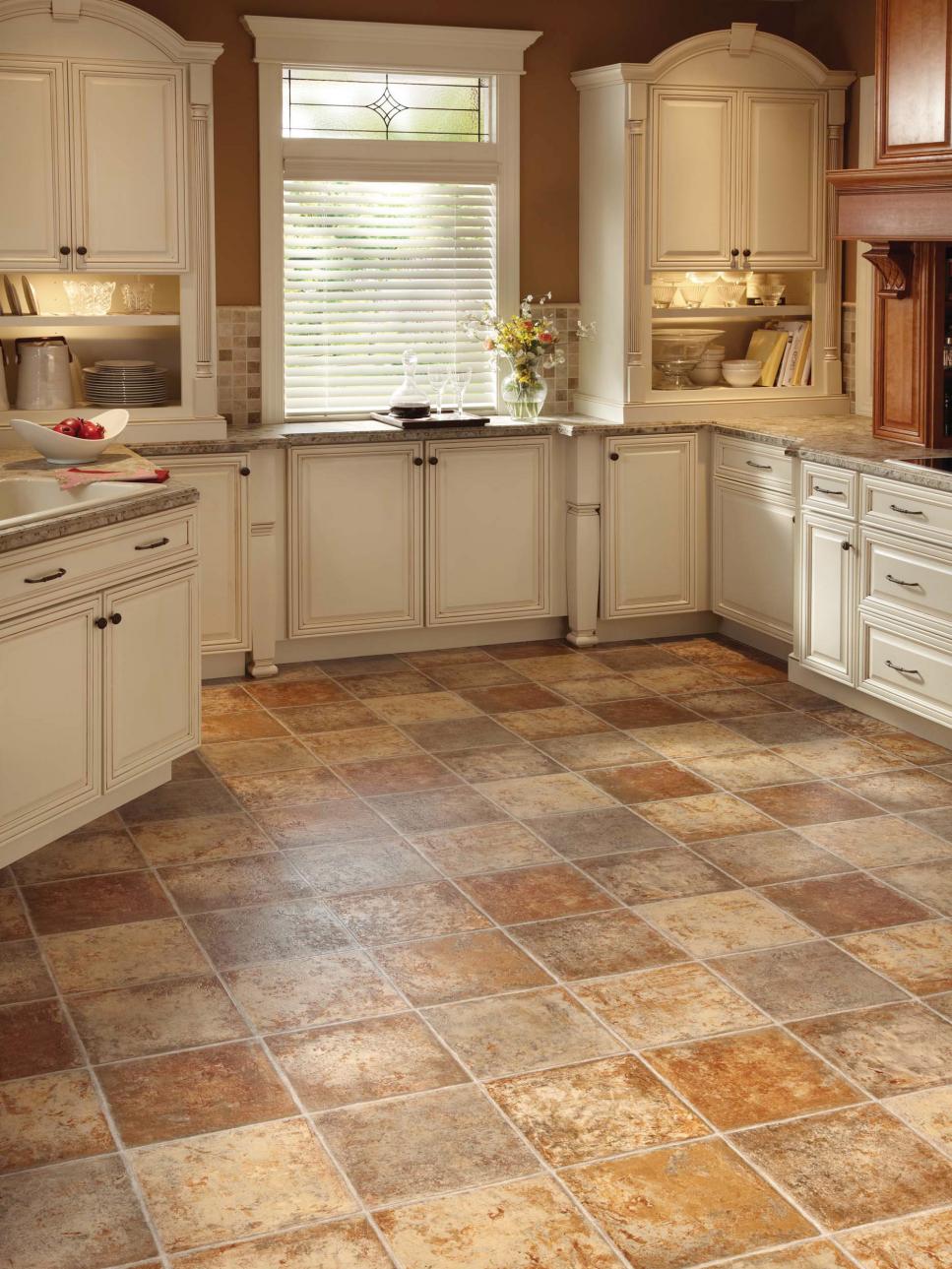 sp0886_cantina-salsa_s3x4-jpg-rend-hgtvcom-966-1288