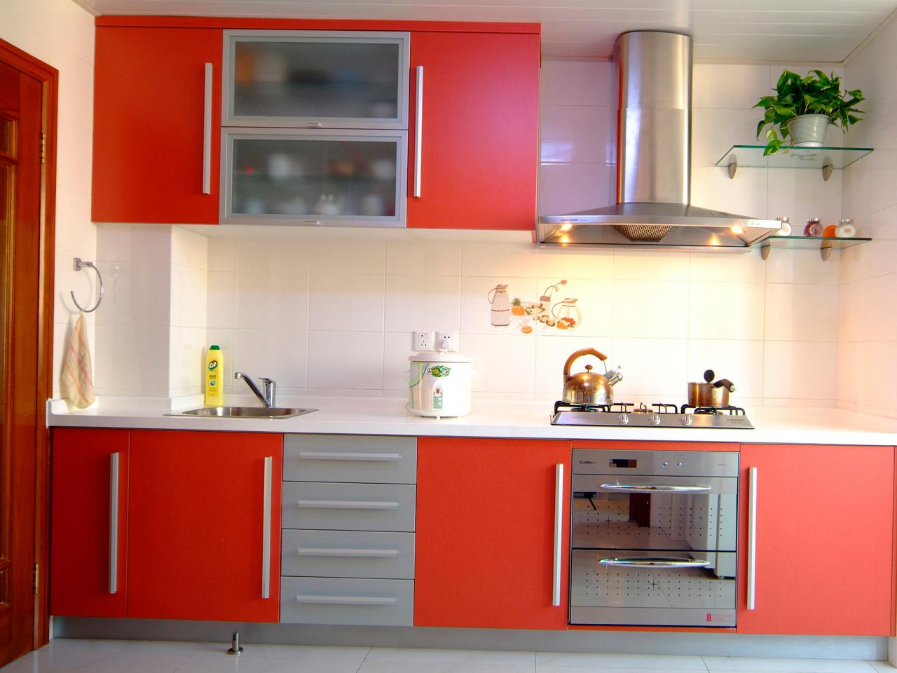 ts-80772277_red-kitchen-cabinets_s4x3-jpg-rend-hgtvcom-1280-960