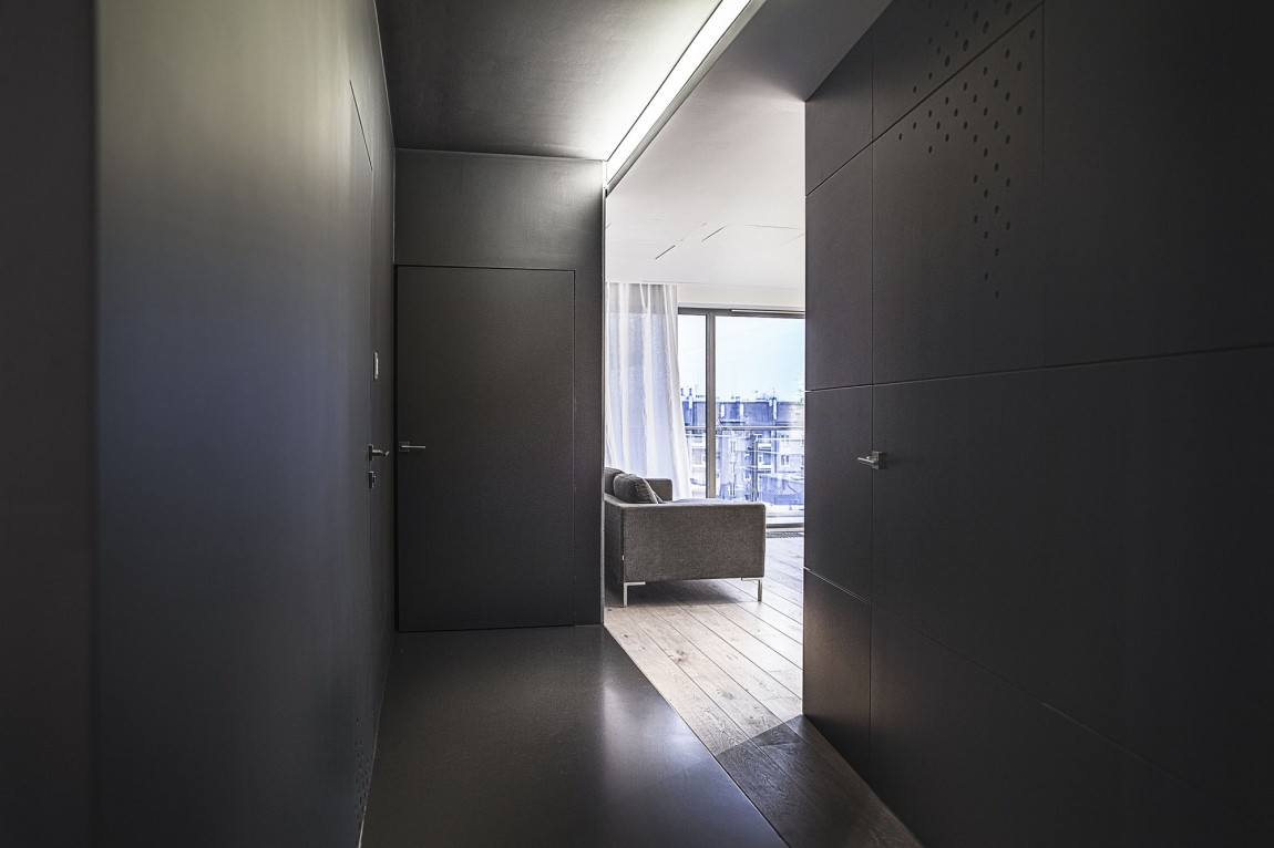 appartement-sombre-hall-d'entrée-intérieur-thème-dans-la-nuit-partie-de-jour-et-nuit-appartement-à-cracovie-conçu-par-ekotektura-jour-et-nuit-appartement-en cracovie-conçu-par-ekotektura