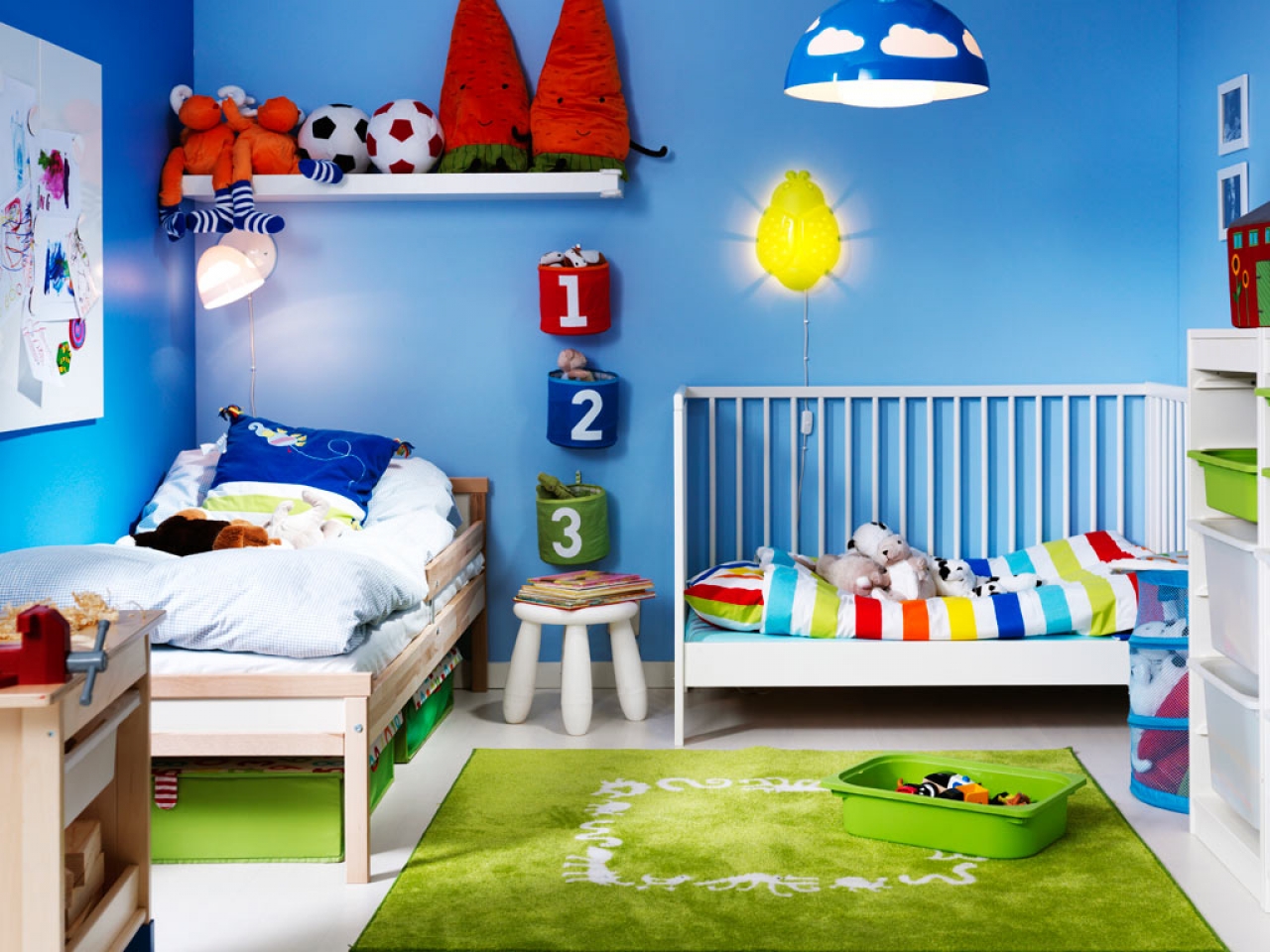 chambre-voyante-naturelle-ikea-chambre-enfant-eclairage-et-meubles-aussi-ikea-chambre-rangement