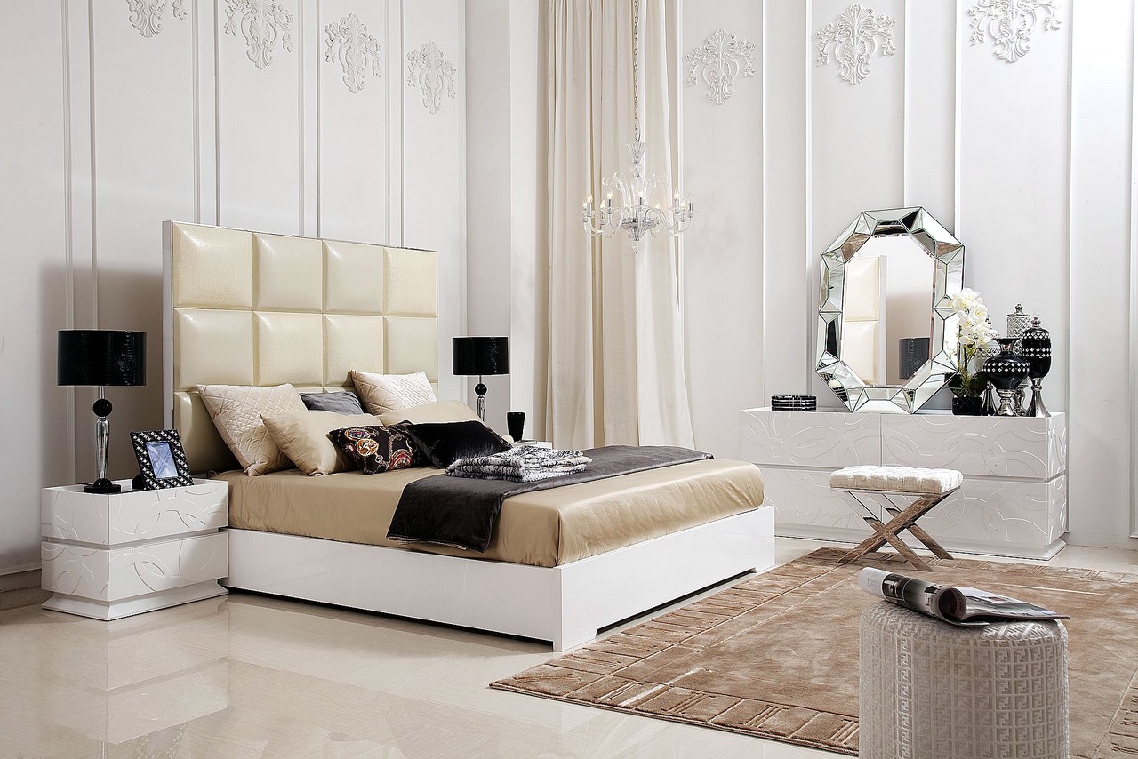 Le miroir dans la chambre