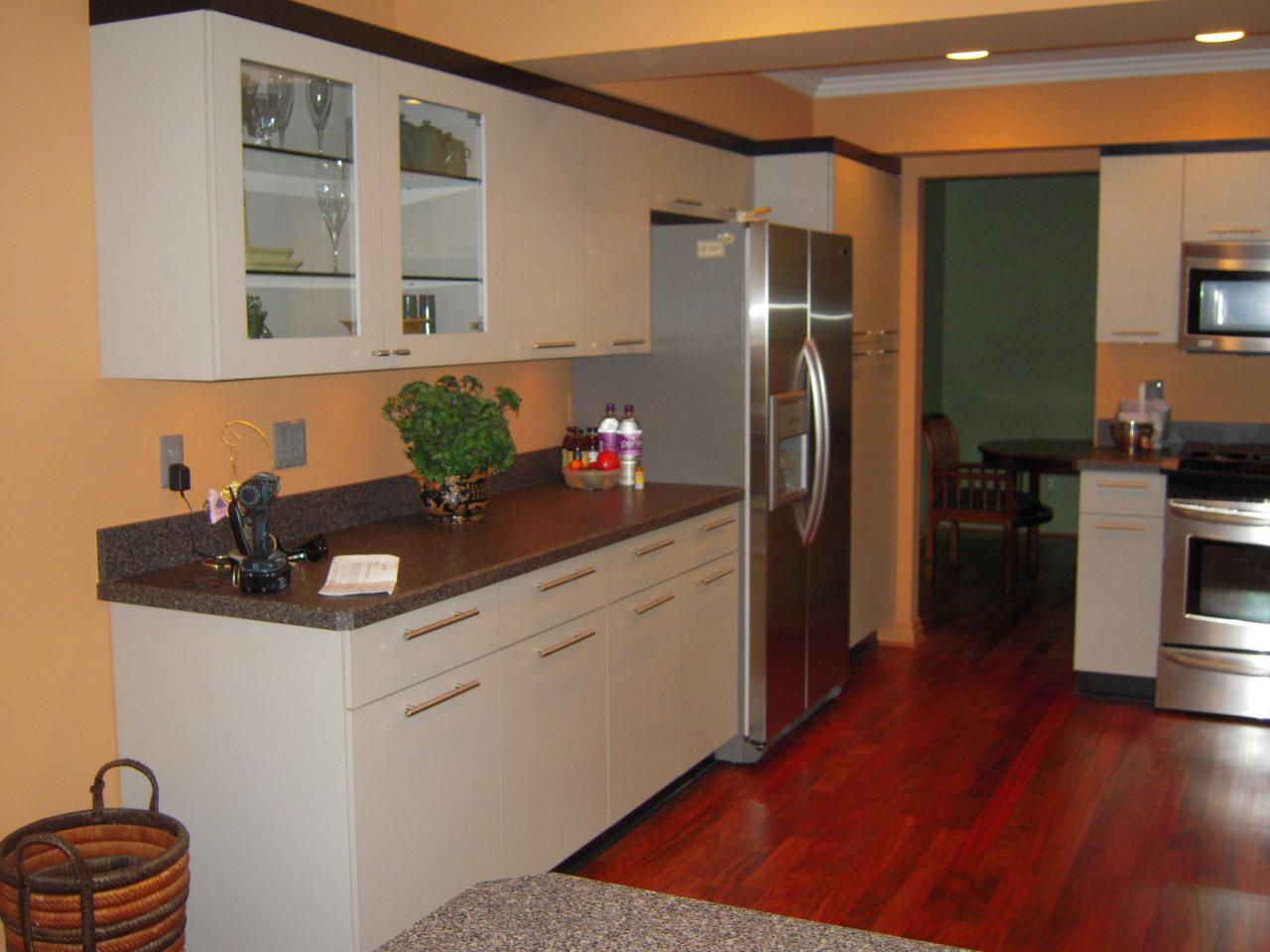 rénovation-élégante-d'une-petite-cuisine-avec-une-petite-cuisine-remodeler-faire-ouvrir-pour-une-petite-cuisine-remodeler des idées