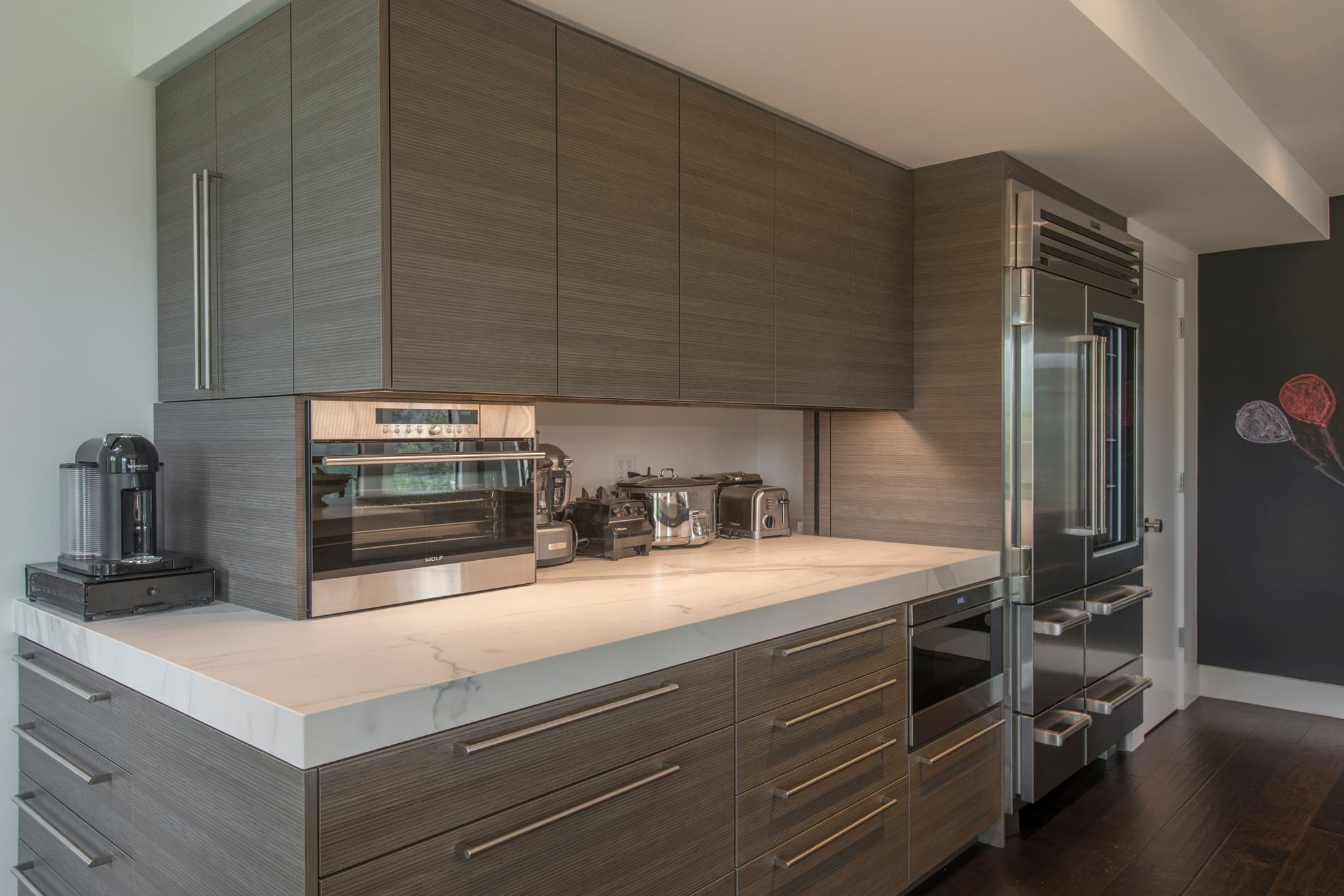 fm-distributing-neolith-classtone-estatuario-and-beton-modern-kitchen-side-coutner-coutner-with-applicances