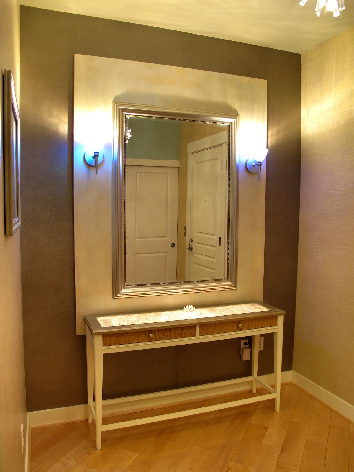 foyer-table-ikea