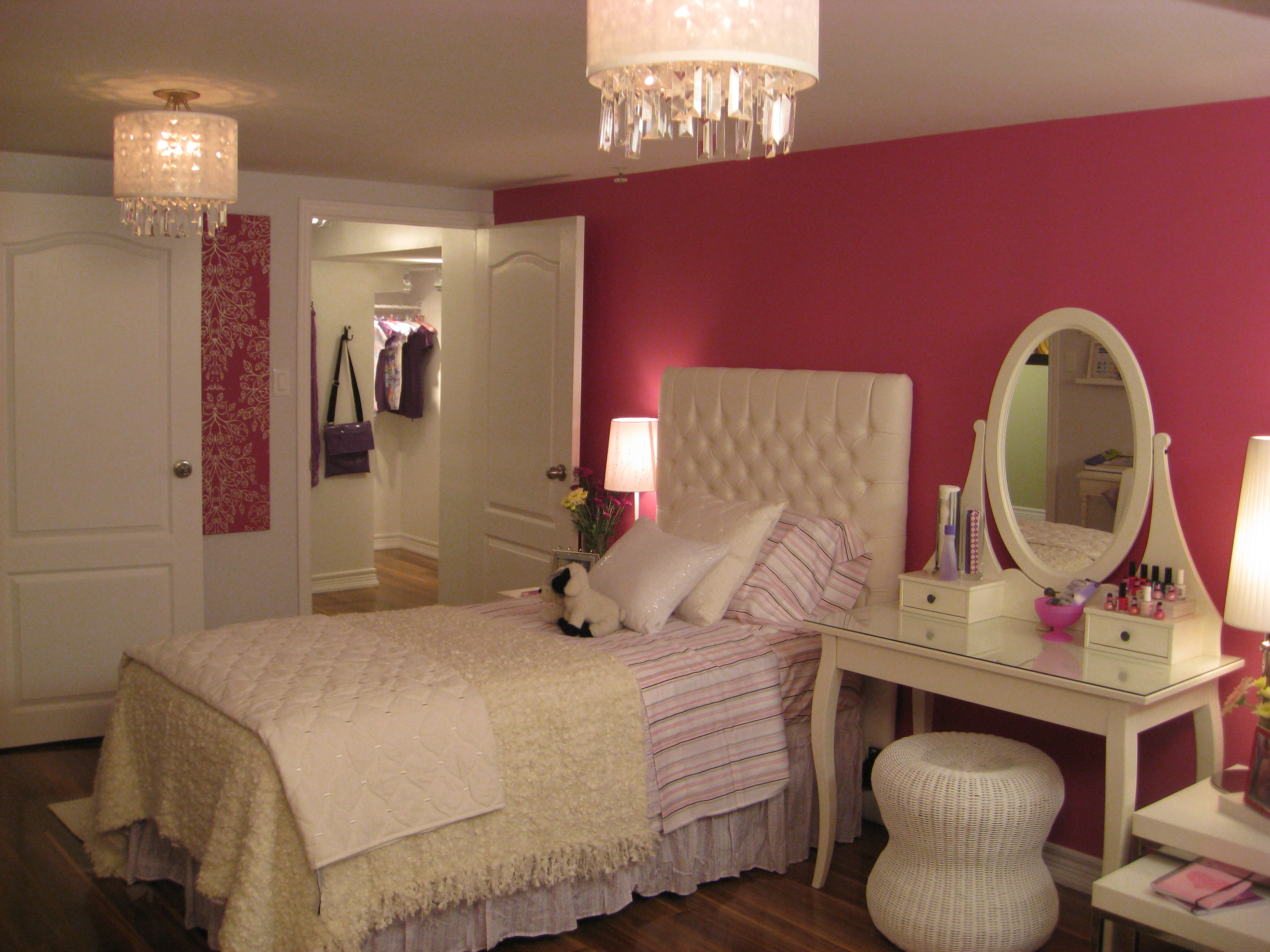 enfants-chambre-lustre-pour-filles-crèche-salon-lustre-pour-chambre-de-bébé-lustre-chambre-de-bébé-lustre-enfants-chambre-photo-image-chambre de bébé-lustre