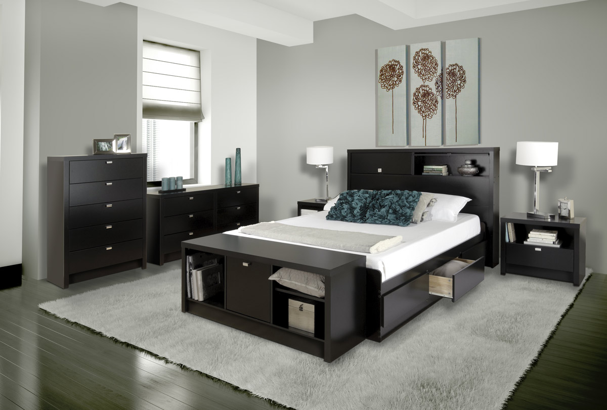 meuble-chambre-de-design-moderne-noir-avec-de-belles-lampes-de-table-aussi-blanc-shag-zone-tapis-idée