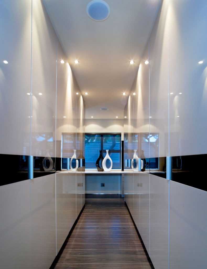 moderne-contemporain-entrée-éclairage-luminaires-idées-pour-petit-couloir-éclairage-appliques-couloir-éclairage-idées-790x1024
