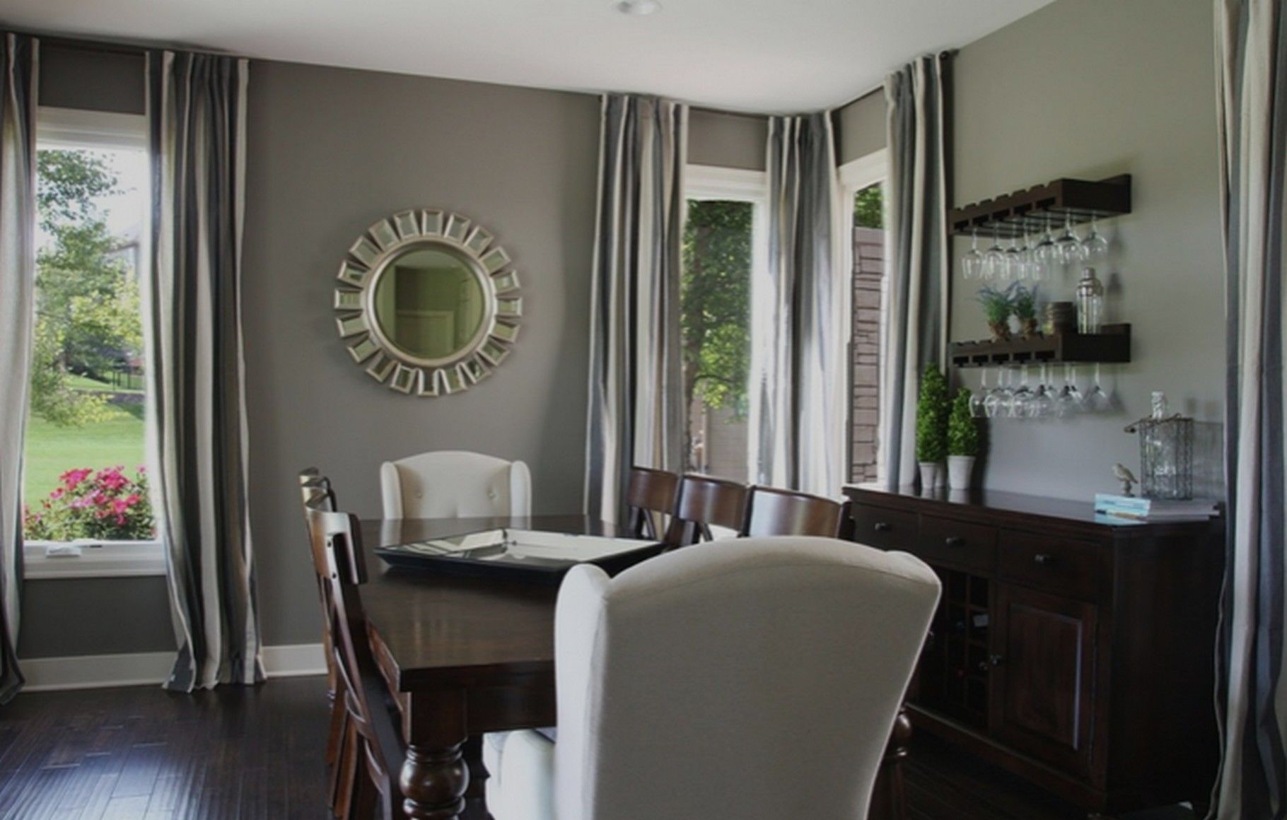 idées pour la décoration de la salle à manger avec des murs gris