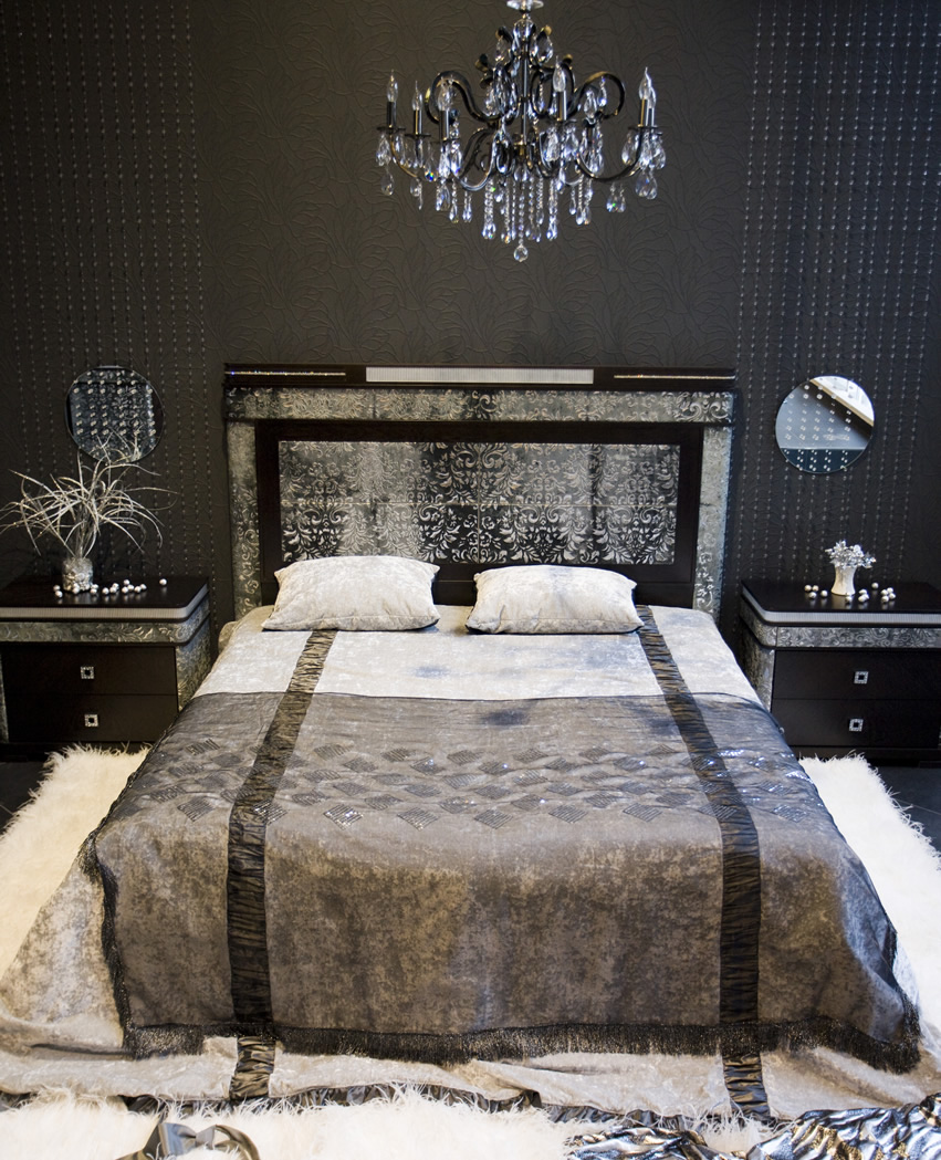 séduisante-chambre-noire-avec-ameublement-sexy