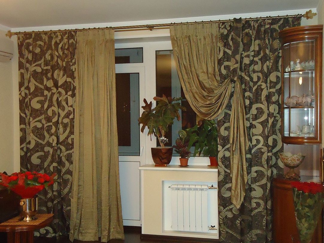 shtory_v_zal_s_balkonom_4_0