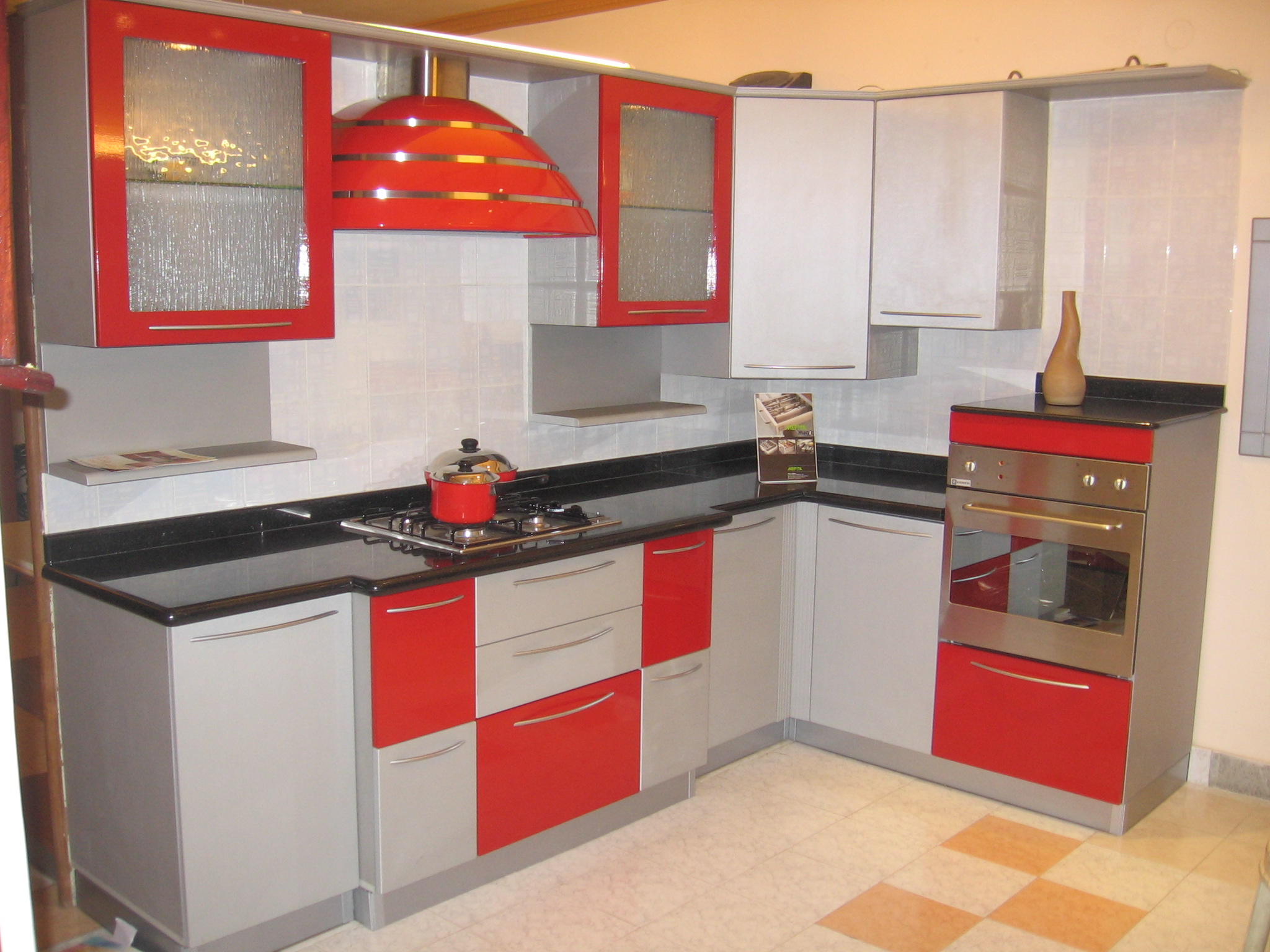 armoires de cuisine modulaires de tailles standard