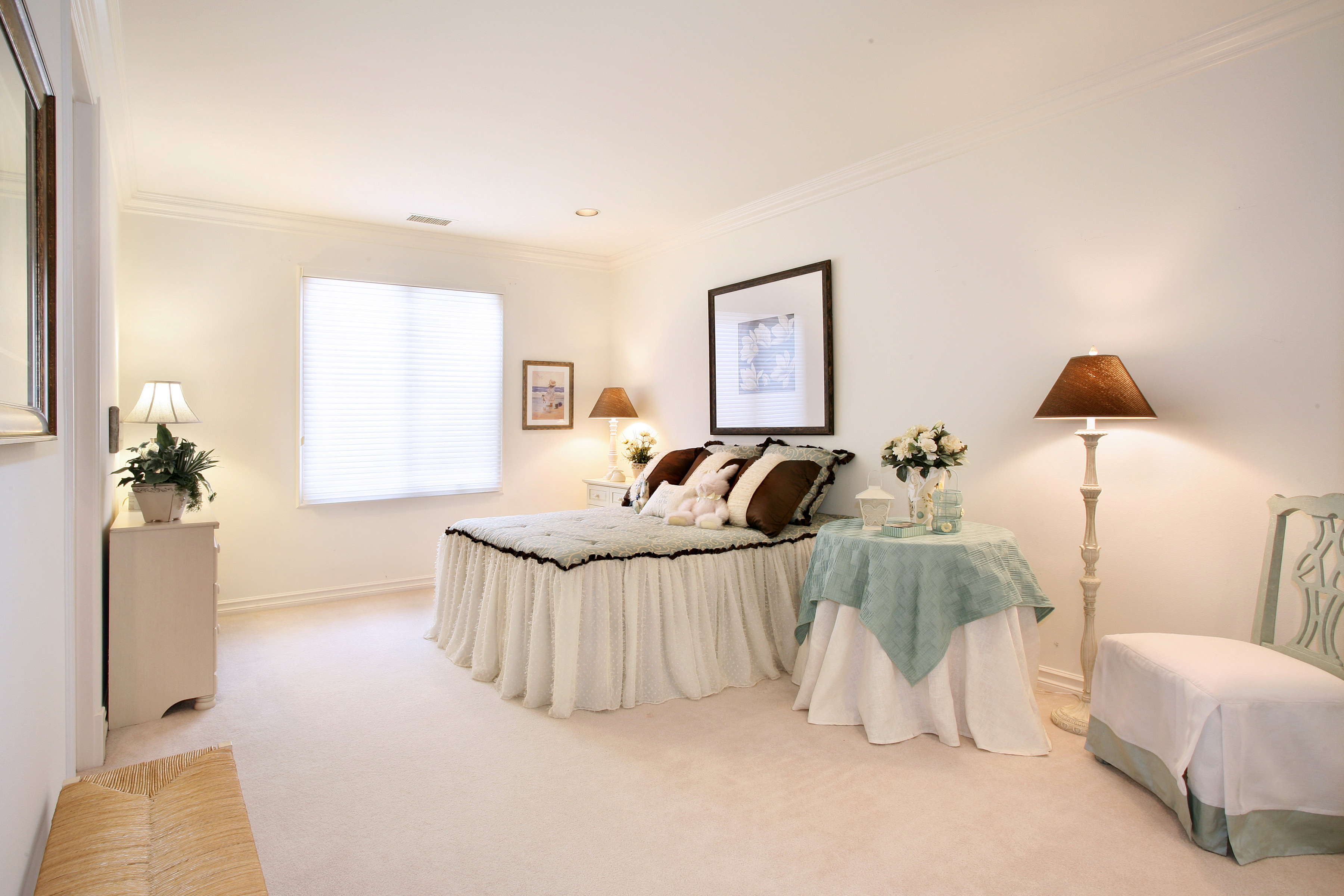 Bright_ bedroom_2017
