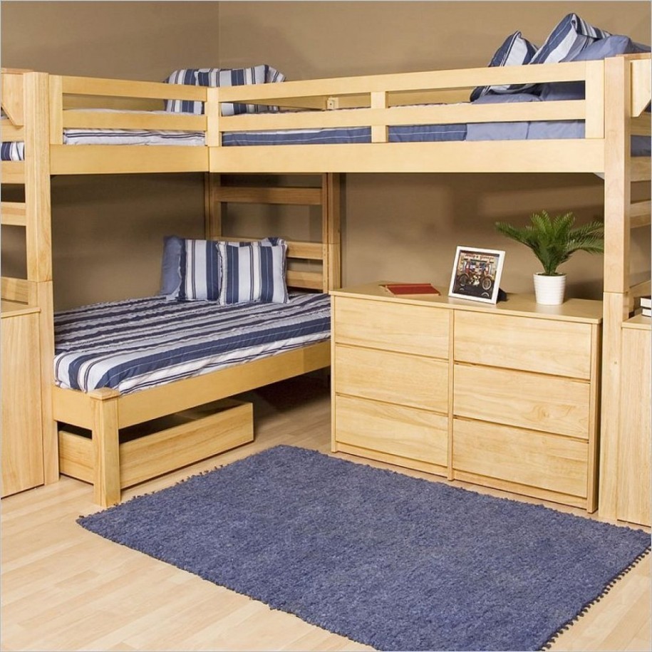 meubles-doux-intérieur-chambre-chambre-enfant-design-avec-lit-superposé-en-bois-de-chene-le-long-blanc-bleu-rayure-literie-et-oreiller-aussi-table de chevet-plus-bleu-doux- tapis-de-fourrure-sur-la-lumiere-parquet-avec-enfants-b