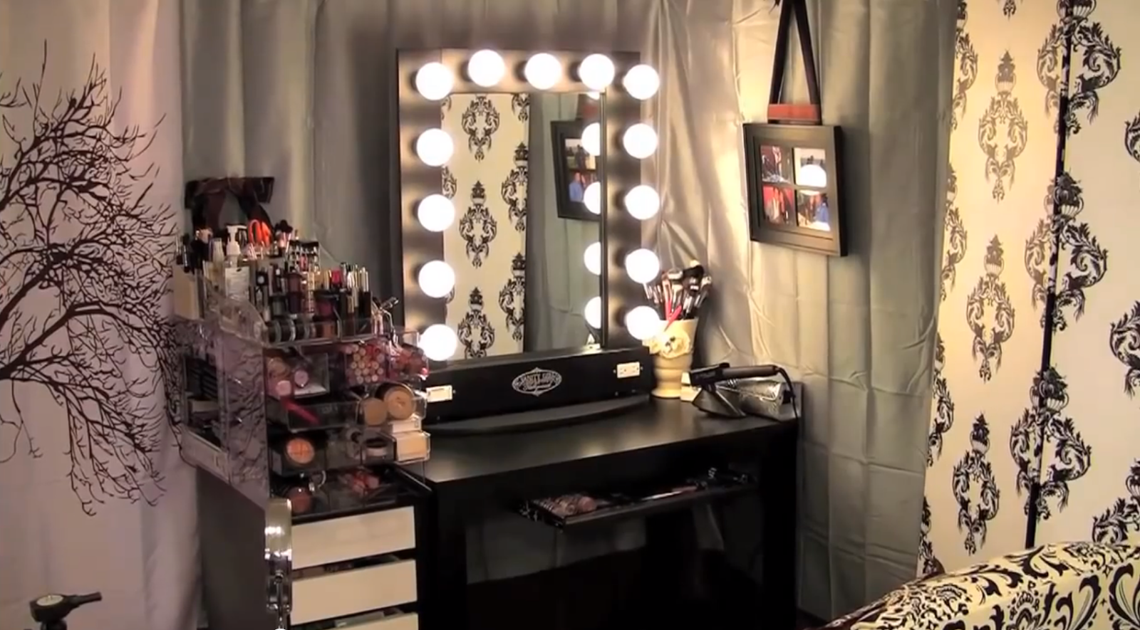 vanité-set-with-lights-for-bedroom-hollywood-vanity-mirror-with-lights