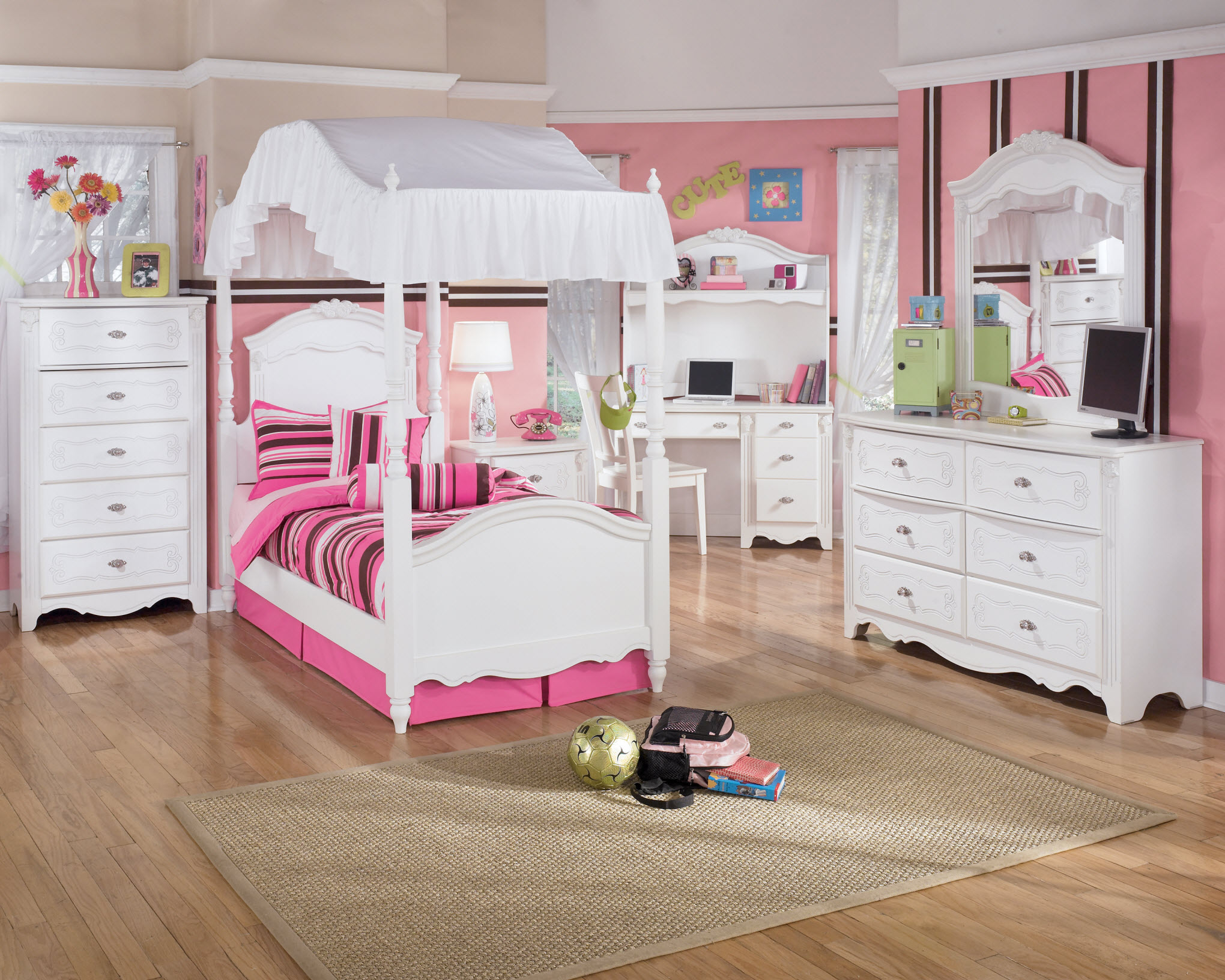merveilleuse-blanche-ikea-chambre-meubles-idées-pour-jeunesse-fille-chambre-principale-inspiration-montrant-la-séduisante-blanche-twin-lit à baldaquin-avec-cantonnière incurvée-dessus-et- le-incorpore-rayures-rose-thème