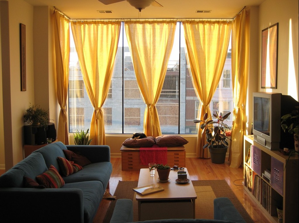 rideau-jaune-et-gris-cible