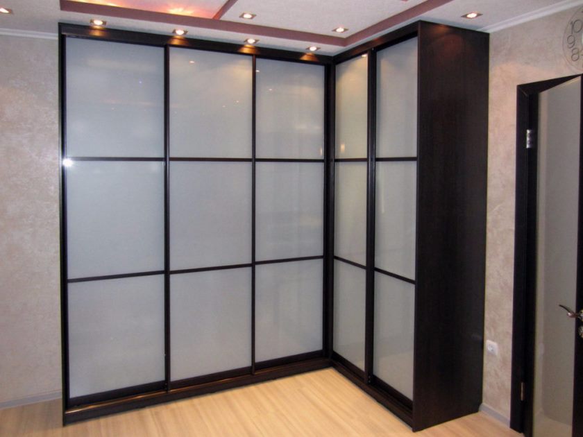 Armoire d'angle Armoire d'angle