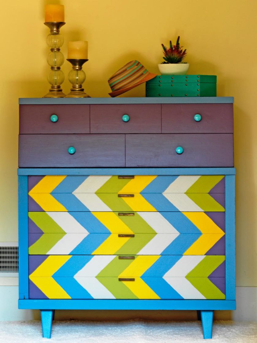 ci-susan-teare_chevron-peint-dresser_v-jpg-rend-hgtvcom-966-1288