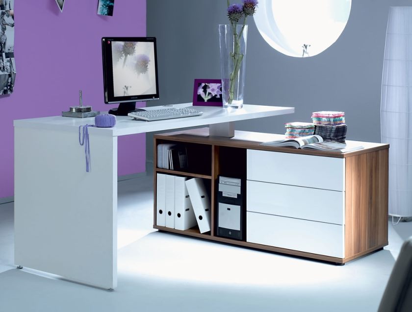 Bureau d'ordinateur d'angle