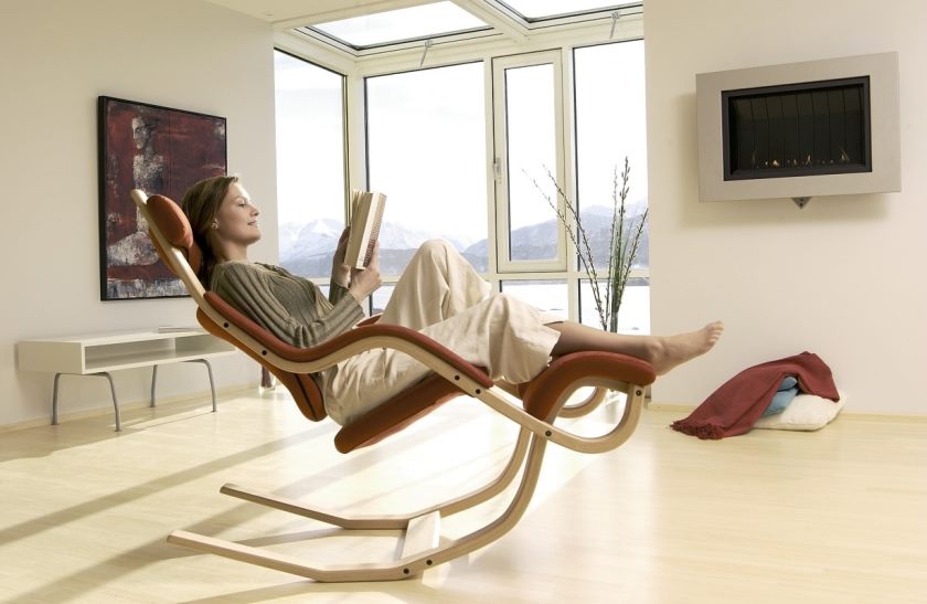 chaise-inclinable-meuble-neutre-avec-design-unique-et-appui-tête tranquille-11-cool-inclinable-chair-designs-for-your-living-room-contemporain-inclininer-chair-stressless-inclinable-chair- fauteuil inclinable-planeur-cha