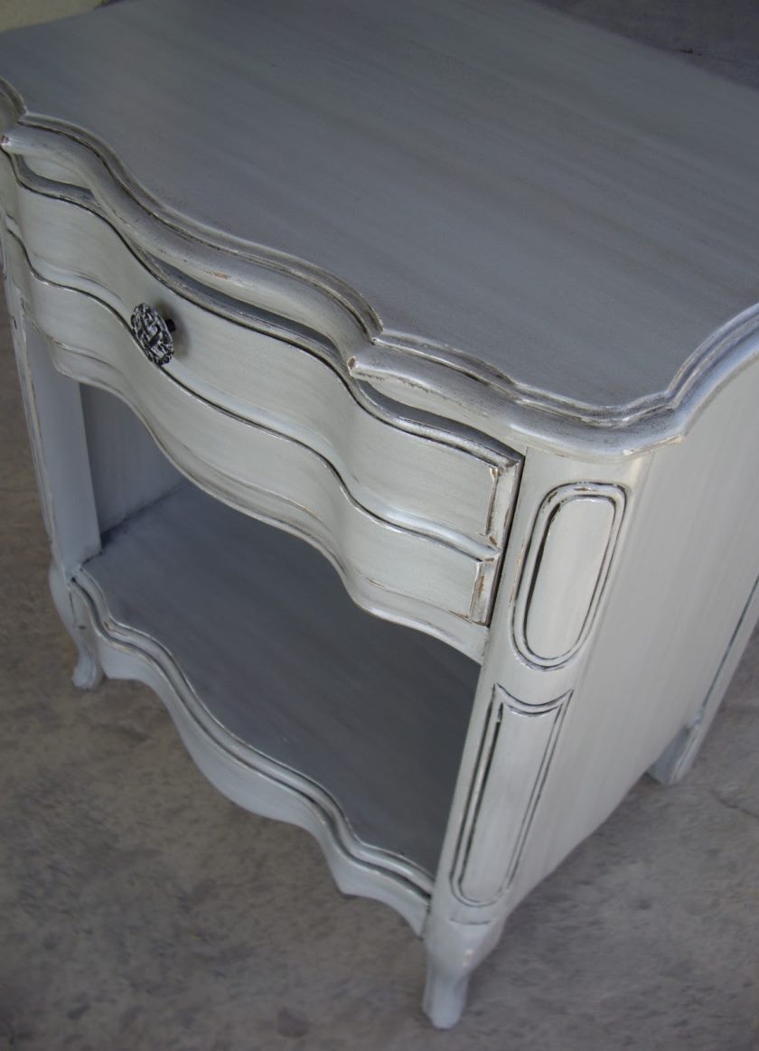 kak_pokrasit_mebel_v_stile_provans_9