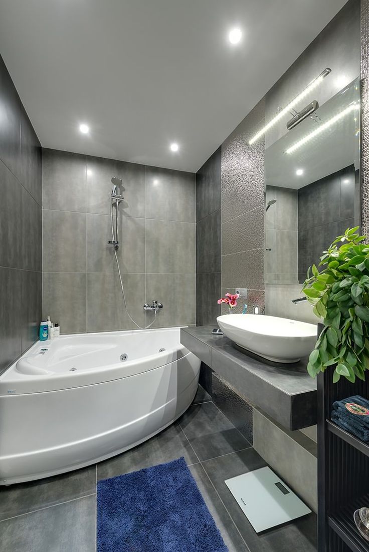 baignoire d'angle à l'intérieur